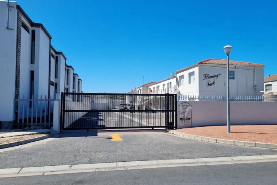 To Let 2 Bedroom Property for Rent in Middedorp Western Cape